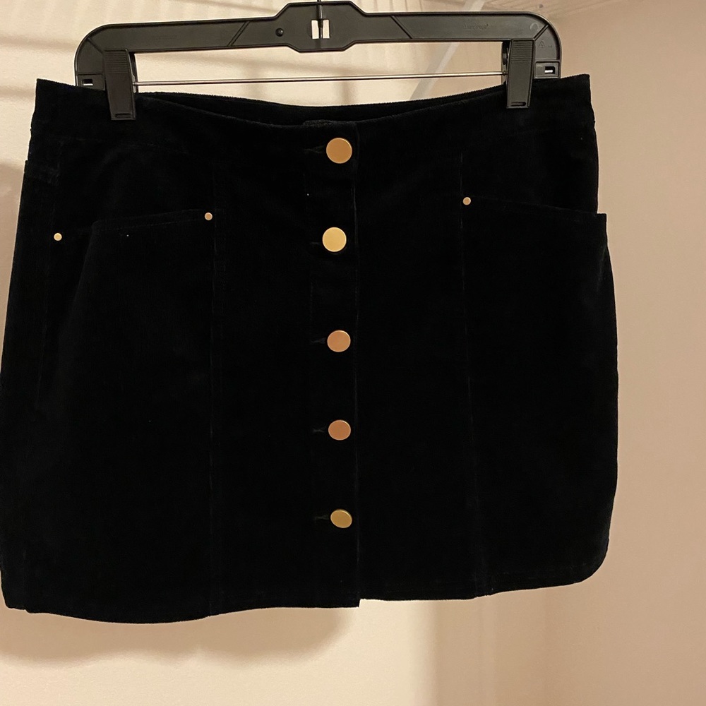 High wasted black corduroy skirt - military buttons